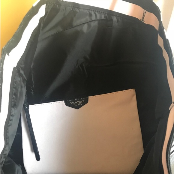 VICTORIA’S SECRET TOTE - Picture 3 of 3